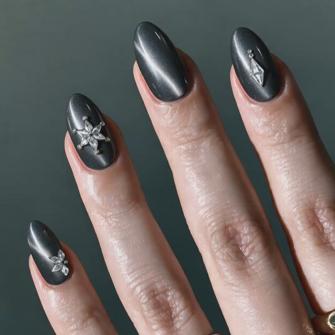 Load video: Black Onyx | Reusable Press-On Nails | 24 Pcs | Black with Rhinestone | Oval Shape | Medium